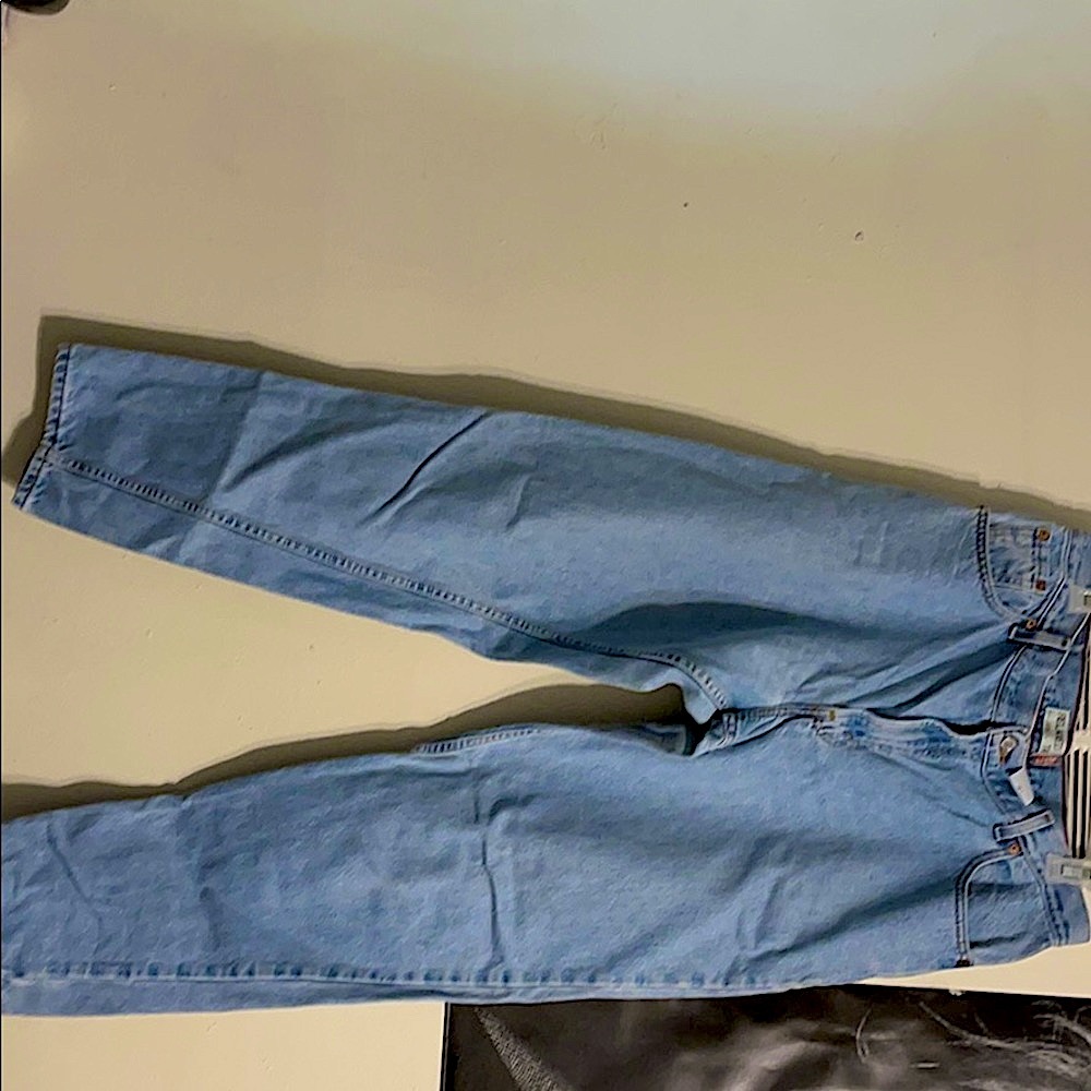 Vintage Levi’s tapered straight leg jeans (1990’s)